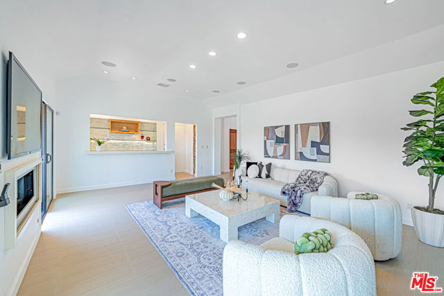 10611 Ashton Avenue, Los Angeles CA: https://media.crmls.org/mediaz/e123cf16-18d4-44ef-ae7e-594be8f3e36f.jpg