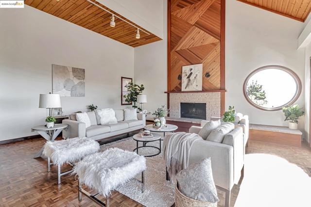 1518 MADERA CT, El Cerrito CA: https://media.crmls.org/mediaz/e1243ad3-7edf-4df9-a530-b80a75468a70.jpg