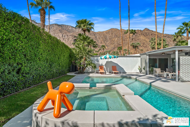 844 N Topaz Circle, Palm Springs, CA 92262