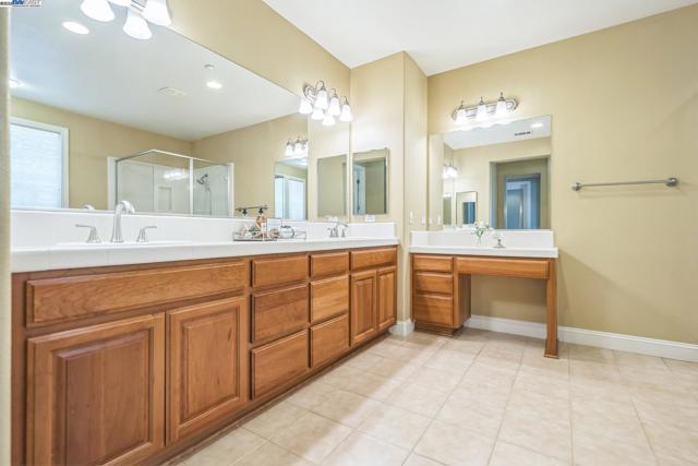 3463 Rimini Ln, Dublin CA: https://media.crmls.org/mediaz/e124ea86-2e14-4461-8c5a-ec9c40f85b0b.jpg