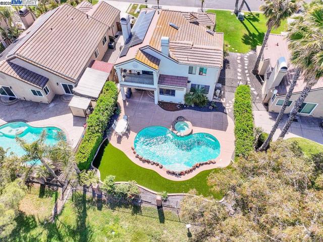 5160 Edgeview Dr, Discovery Bay CA: https://media.crmls.org/mediaz/e125065f-ad25-44f3-b868-18cba0b00f71.jpg