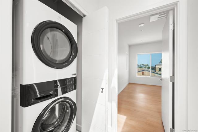 4004 Ohio st #4, San Diego CA: https://media.crmls.org/mediaz/e125066a-1685-411f-a378-cd0c574b5fa3.jpg