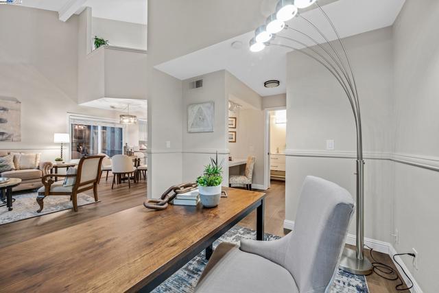 1410 Groth Cir, Pleasanton CA: https://media.crmls.org/mediaz/e1252fba-fe4f-4728-915c-febc60fd04a7.jpg