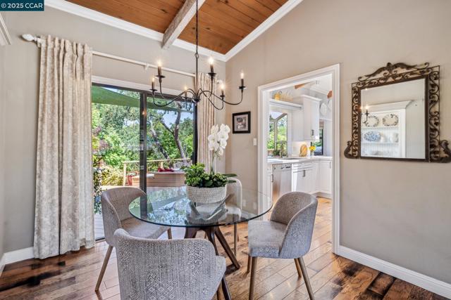 700 Golf Club Way, Pleasant Hill CA: https://media.crmls.org/mediaz/e1259e09-dbf6-4e8b-b516-1f3c88fa353c.jpg