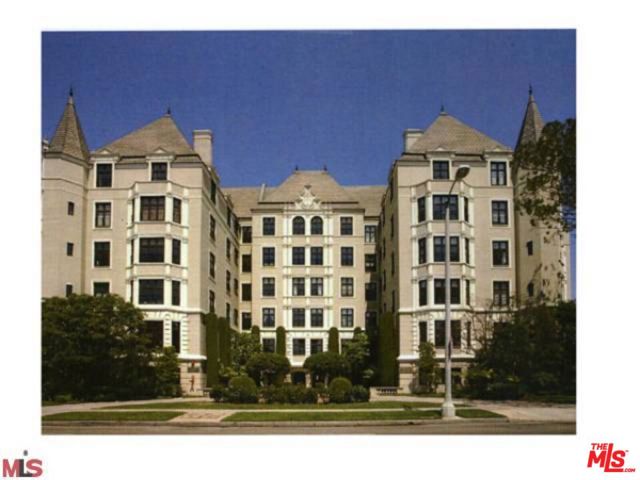 316 N Rossmore Avenue, Los Angeles CA: https://media.crmls.org/mediaz/e1269c07-8f0c-4936-bd8f-6d51d6afd471.jpg