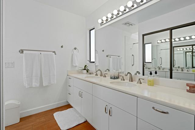 48629 Sundrop Court, Palm Desert CA: https://media.crmls.org/mediaz/e126c09e-a317-40ea-a57c-51e6132e6d59.jpg