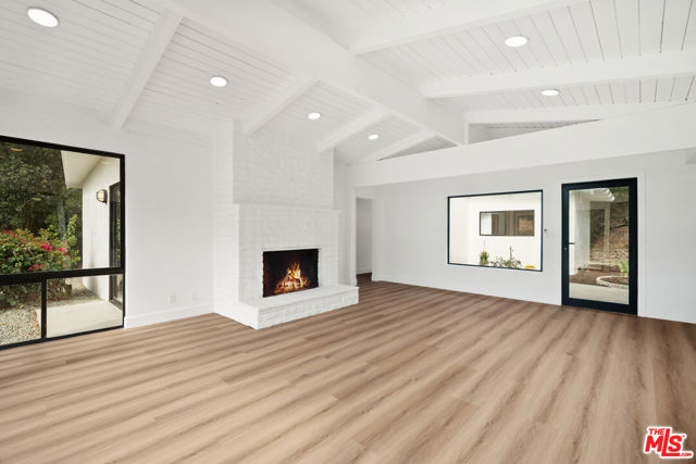 1821 Manzanita Park Avenue photo 4