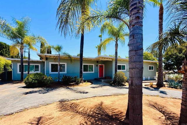 1461 Sunrise Drive, Vista CA: https://media.crmls.org/mediaz/e1271215-0dcb-4c83-a3d0-b31dea5ec9e5.jpg