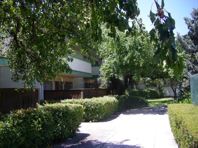 565 Norfolk, San Mateo CA: https://media.crmls.org/mediaz/e12764df-69db-41a3-9387-5f1311fe5c5b.jpg