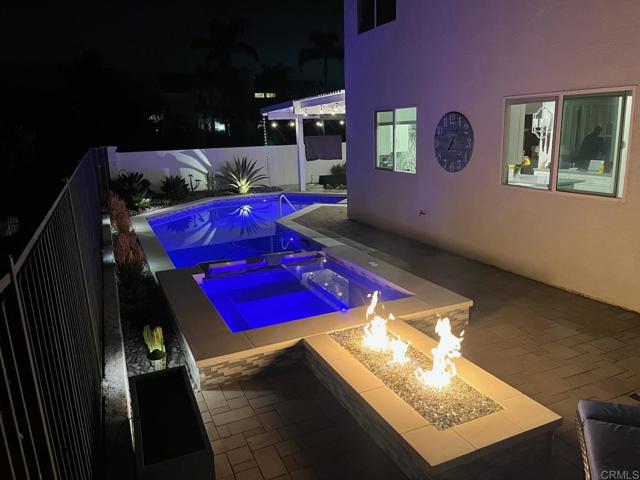 4982 Lassen Drive, Oceanside CA: https://media.crmls.org/mediaz/e128b51d-b686-4121-aad1-71a20d395980.jpg