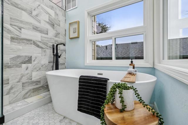 389 Avenue Granada, El Granada CA: https://media.crmls.org/mediaz/e1290dec-fdb4-4b86-94d7-40ba13868f5a.jpg