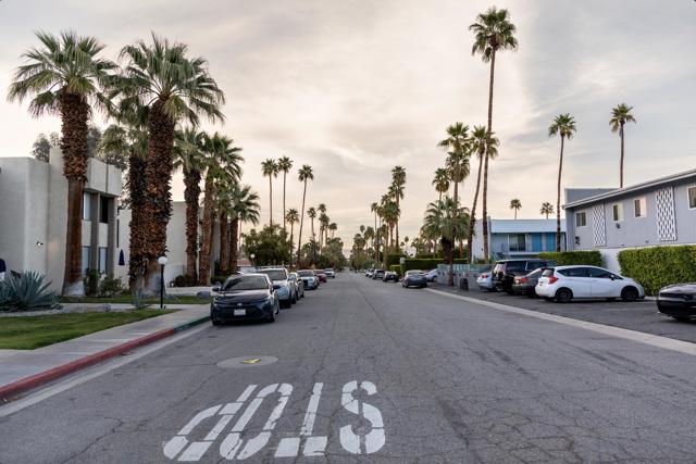 1400 E Palm Canyon Drive, Palm Springs CA: https://media.crmls.org/mediaz/e129d7df-66ce-4fd5-9c17-3f433a6aa4e7.jpg