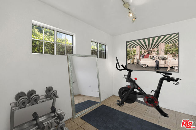 803 N Rexford Drive, Beverly Hills CA: https://media.crmls.org/mediaz/e12a1627-6af0-40a0-aa5a-598f9f046d70.jpg