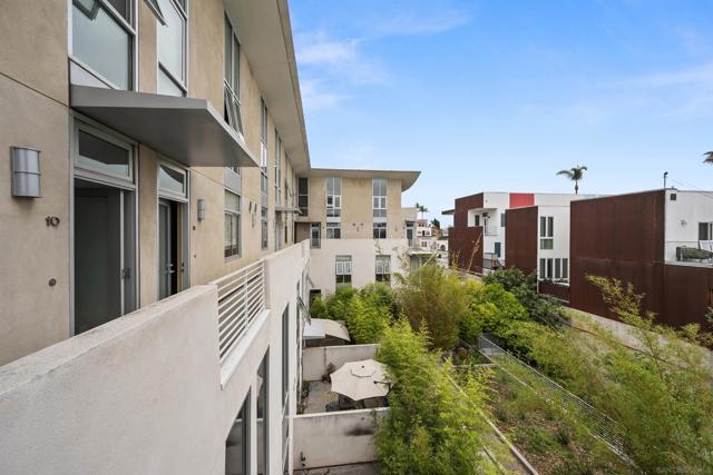 3788 Park Blvd, San Diego CA: https://media.crmls.org/mediaz/e12aafc0-63ba-48fb-adcb-5f8174cd3a6a.jpg