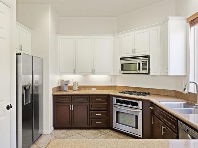 80872 Calle Azul, La Quinta CA: https://media.crmls.org/mediaz/e12abd0b-17b2-4f9e-82ba-fe3d14a0058b.jpg