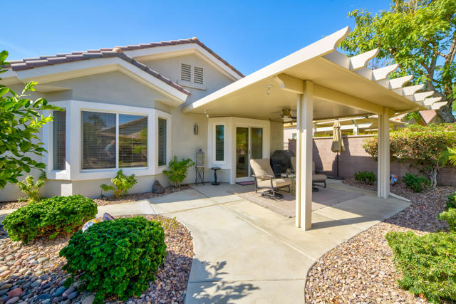 78680 Postbridge Circle, Palm Desert CA: https://media.crmls.org/mediaz/e12b87bf-2a1d-4c63-aa4e-1bf052375806.jpg