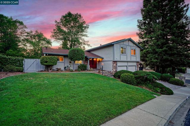 2 Kulani Ln, Pleasant Hill CA: https://media.crmls.org/mediaz/e12bfed2-cc8e-4413-8ab5-3d74c613a7eb.jpg