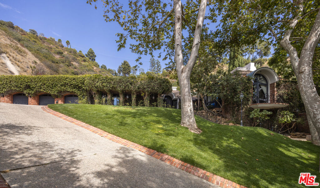 MLS #26873947 image #2