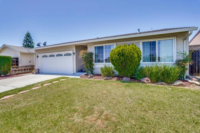 5179 Pebbletree Court, San Jose CA: https://media.crmls.org/mediaz/e12ca07e-5533-4e0f-86fe-5767510bbbde.jpg