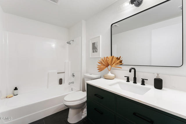 4490 Lubbock Drive, Simi Valley CA: https://media.crmls.org/mediaz/e12ce712-bce5-43e8-8f33-a2371a7d39bb.jpg