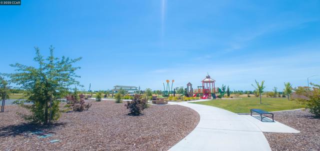 3805 Havengate Way, Sacramento CA: https://media.crmls.org/mediaz/e12e705f-0f5a-42e0-b3bb-9fe652f8a8ad.jpg
