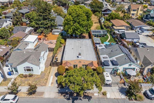 806 Seabright Avenue, Santa Cruz CA: https://media.crmls.org/mediaz/e12e7566-7333-438b-8e03-ede60a810889.jpg
