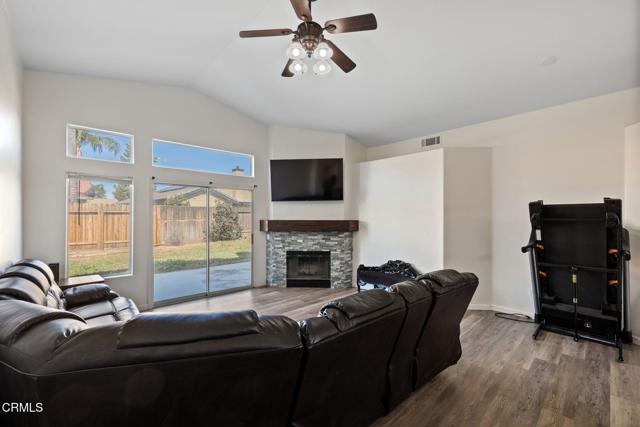 Detail Gallery Image 9 of 40 For 9116 Chattaroy St, Bakersfield,  CA 93312 - 3 Beds | 2 Baths