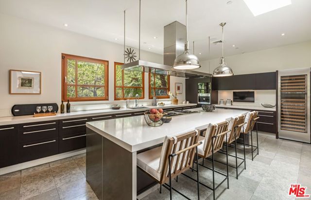 1188 Brooklawn Drive, Los Angeles CA: https://media.crmls.org/mediaz/e12f3fd1-f254-40ad-8596-142c50ea23c3.jpg