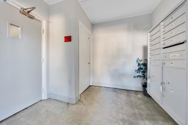 415 Cornell Ave, Albany CA: https://media.crmls.org/mediaz/e12f75cf-047c-47cd-b7dc-8053ede1d44f.jpg