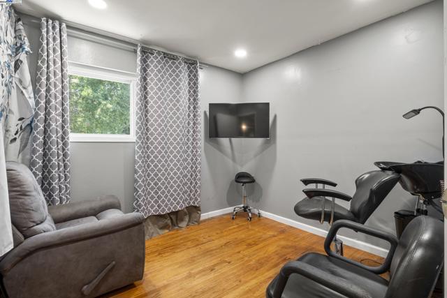 963 Getoun Dr, Concord CA: https://media.crmls.org/mediaz/e12f9d5f-431b-4952-9068-8bf198d5430d.jpg