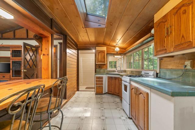 9609 E Zayante Road, Felton CA: https://media.crmls.org/mediaz/e1306424-35a9-40e3-aa38-8e1b16a0097e.jpg