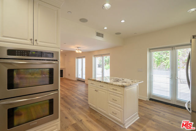 1529 S BEVERLY Drive, Los Angeles CA: https://media.crmls.org/mediaz/e1310ad3-9bb2-41ff-ab68-b0df95e526b2.jpg