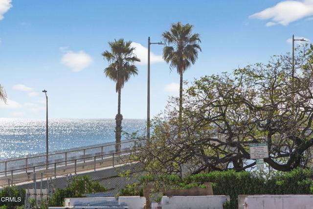 Detail Gallery Image 7 of 78 For 809 E Front St, Ventura,  CA 93001 - 3 Beds | 3 Baths