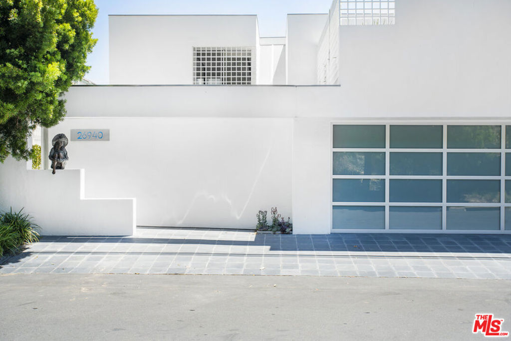 Designed by Renowned Architect Ronald Goldman