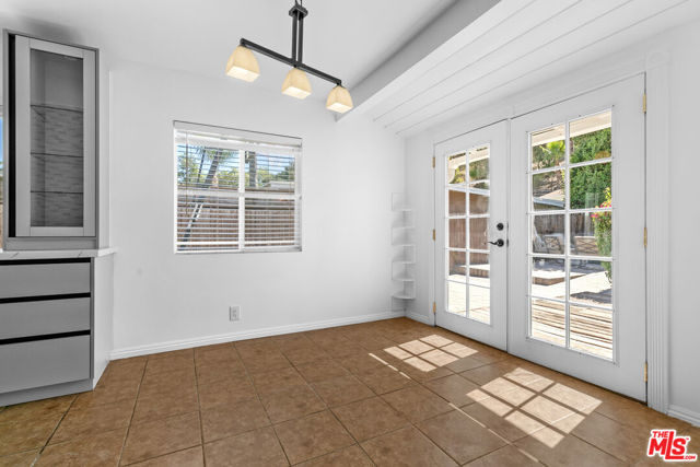 4949 San Feliciano Drive, Woodland Hills CA: https://media.crmls.org/mediaz/e1321a3a-259e-401c-8470-c02f40f66a09.jpg