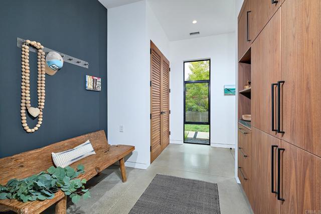 630 Ocean View Avenue, Encinitas CA: https://media.crmls.org/mediaz/e132d597-6a6f-4353-81e3-0b175daf2893.jpg