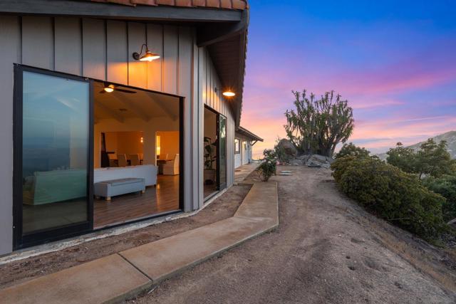 16641 Eagles Crest Rd, Ramona CA: https://media.crmls.org/mediaz/e1330791-3fe1-4103-9cb2-4d2482651362.jpg