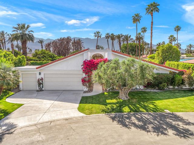34 Lincoln Place, Rancho Mirage CA: https://media.crmls.org/mediaz/e1336058-4ed6-424f-b44a-32352012aafa.jpg