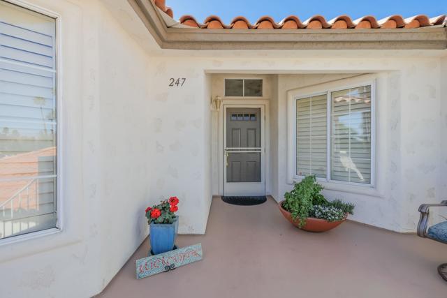 247 Vista Royale W Circle, Palm Desert CA: https://media.crmls.org/mediaz/e133c5c4-5379-40d8-b283-2be27ec0ba9f.jpg
