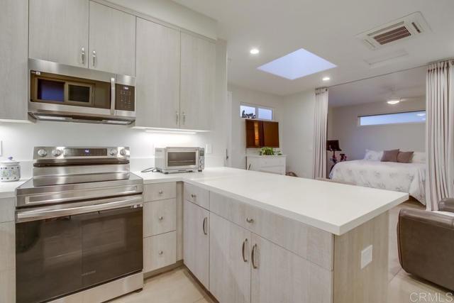 5380 Los Robles Drive, Carlsbad CA: https://media.crmls.org/mediaz/e134348b-e070-450f-8a2b-b3e331ef7657.jpg
