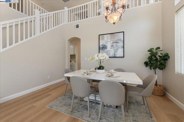 5200 N Forestdale Cir, Dublin CA: https://media.crmls.org/mediaz/e1347329-3bd4-4059-9b4a-905a2a7345e0.jpg