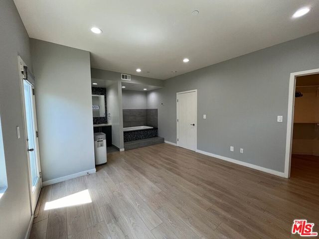 636 N Rampart Boulevard, Los Angeles CA: https://media.crmls.org/mediaz/e1349b83-06f7-41f9-9de9-cb67625317e6.jpg