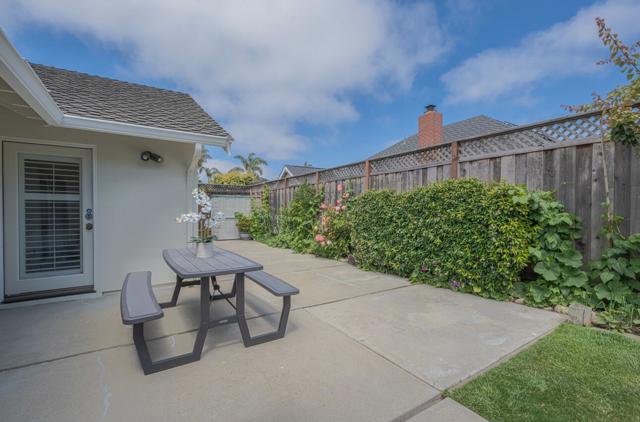 1121 Palo Alto Way, Salinas CA: https://media.crmls.org/mediaz/e135b1c3-9542-4de4-b729-421b6f7cc179.jpg