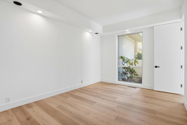 3895 Fair Oaks Boulevard, Sacramento CA: https://media.crmls.org/mediaz/e135c525-c9e0-44df-bf65-316b5f134ca2.jpg