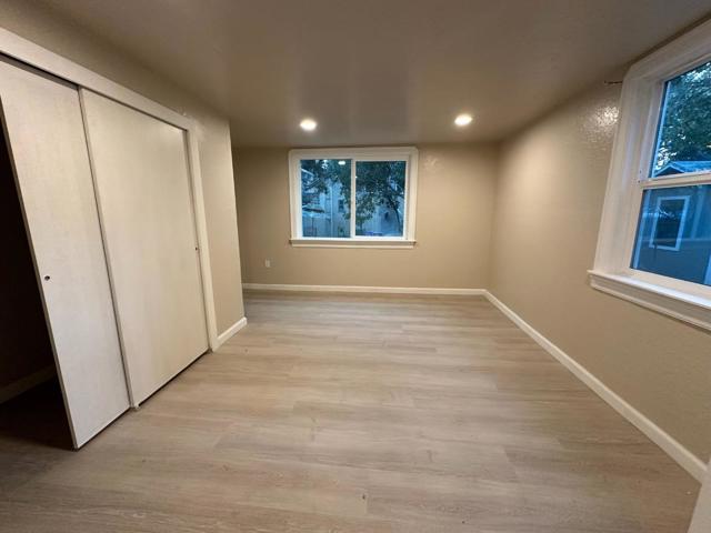 Image 11 of 36 For 121 Bella Vista Way
