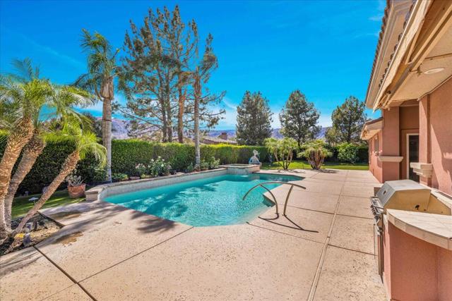 14 Collegiate Circle, Rancho Mirage CA: https://media.crmls.org/mediaz/e136b0cd-bc7c-424a-b993-4678879a12b3.jpg