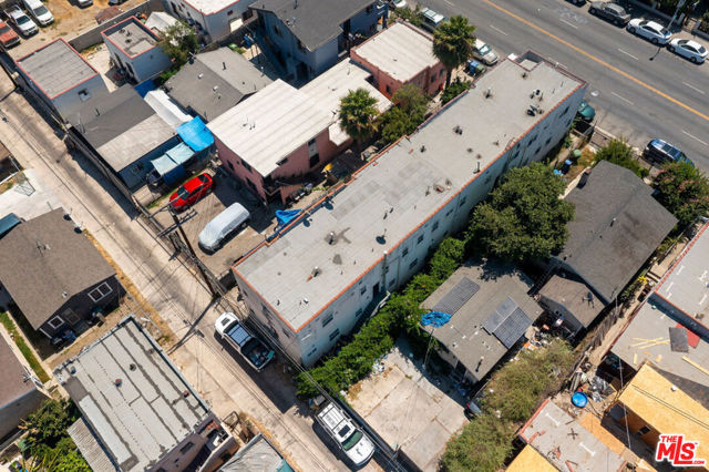 711 E Vernon Avenue, Los Angeles CA: https://media.crmls.org/mediaz/e1373200-da5f-4384-ac93-2c6d44a697d3.jpg