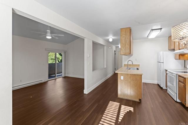 Detail Gallery Image 5 of 31 For 13742 Ruette Le Parc #C,  Del Mar,  CA 92014 - 2 Beds | 2 Baths