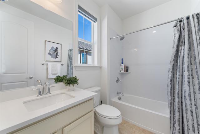 7152 Aubrey Way, Dublin CA: https://media.crmls.org/mediaz/e1378a75-3b05-4912-8c70-03dd376ef32c.jpg