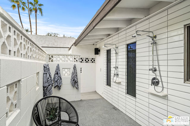 2455 S Via Lazo, Palm Springs CA: https://media.crmls.org/mediaz/e138b31c-0744-47a3-abd6-5c6532b91448.jpg